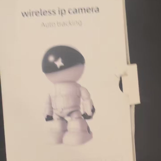 Robot-shaped IP Camera unboxing video