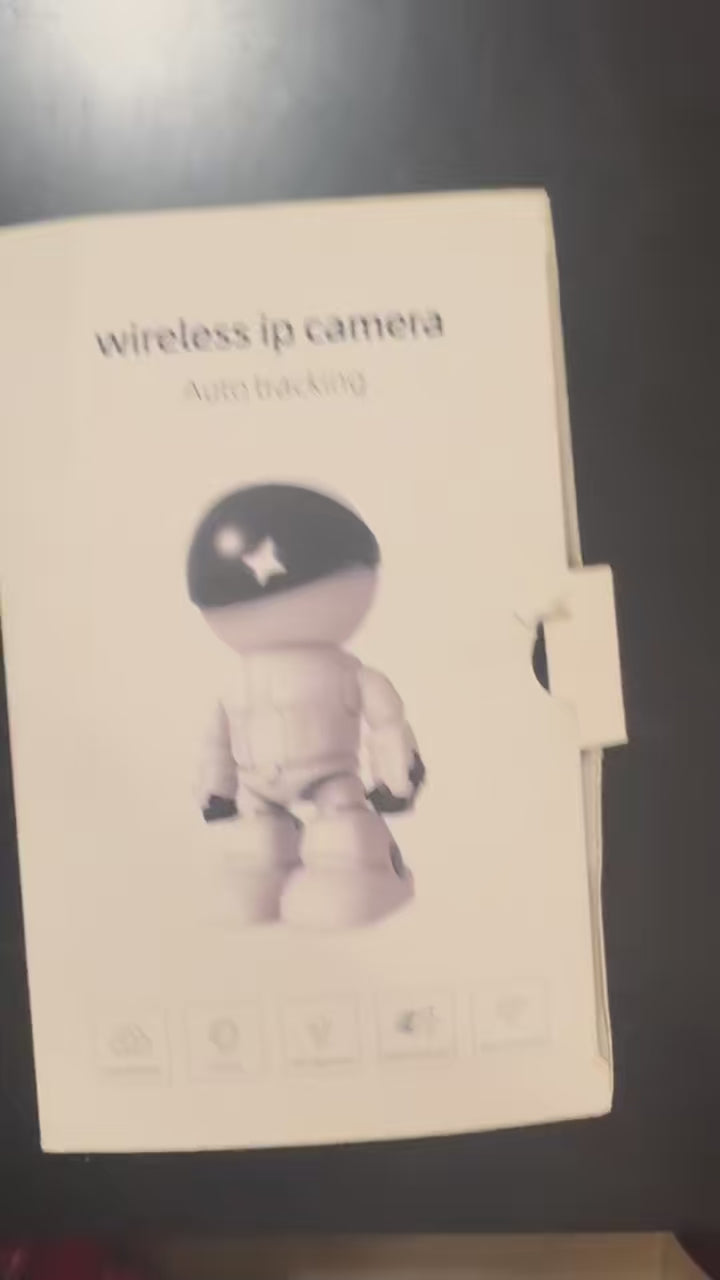Robot-shaped IP Camera unboxing video